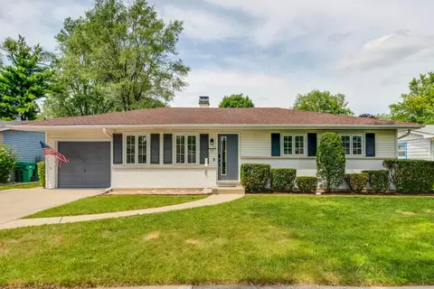 916 Woodland Dr, Wheeling, IL 60090
