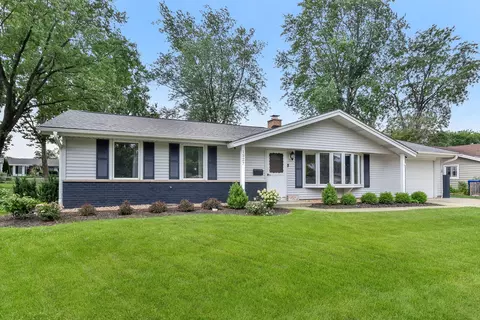 1527 Kingston Ln, Schaumburg, IL 60193