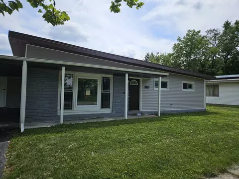 215 Shabbona Dr, Park Forest, IL 60466