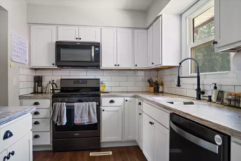306 E Adams St, Towanda, IL 61776 photo 8