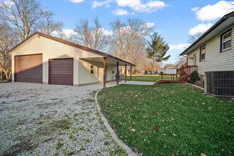 306 E Adams St, Towanda, IL 61776 photo 3