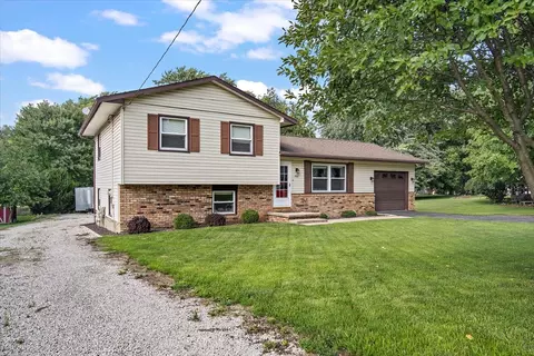 306 E Adams St, Towanda, IL 61776 photo 2