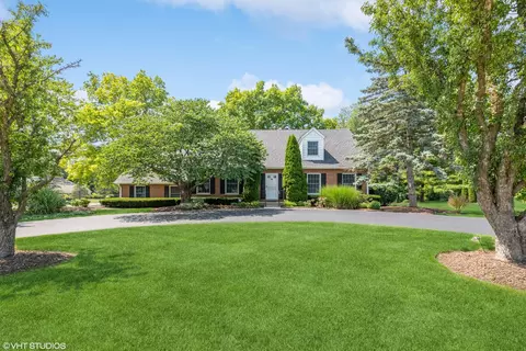 160 Kings Row, Barrington, IL 60010