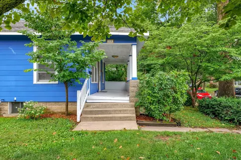410 N Carson Ave, Champaign, IL 61821 photo 2