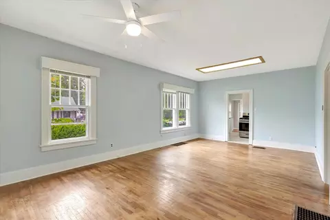 410 N Carson Ave, Champaign, IL 61821 photo 4