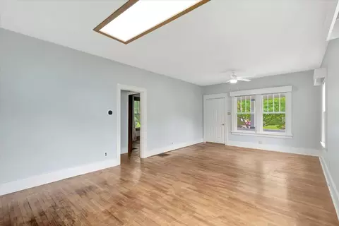 410 N Carson Ave, Champaign, IL 61821 photo 5