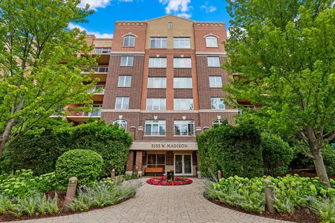 5155 Madison St #207, Skokie, IL 60077