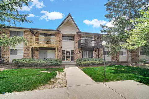 14 Kingery Quarter #201, Willowbrook, IL 60527