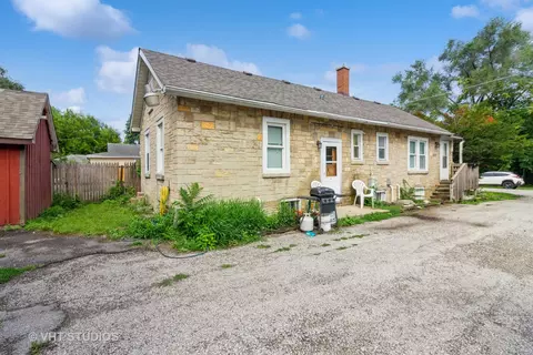 1317 Plain Ave, Aurora, IL 60505 photo 2
