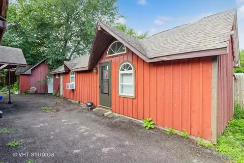 1317 Plain Ave, Aurora, IL 60505 photo 3