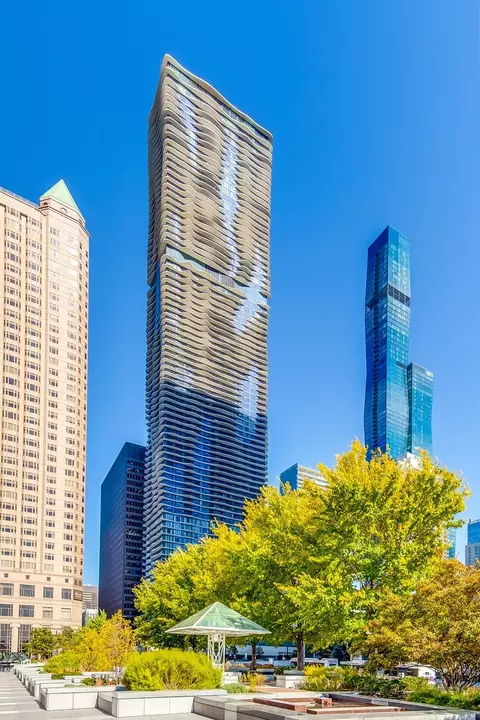 225 N Columbus Dr #7804, Chicago, IL 60601
