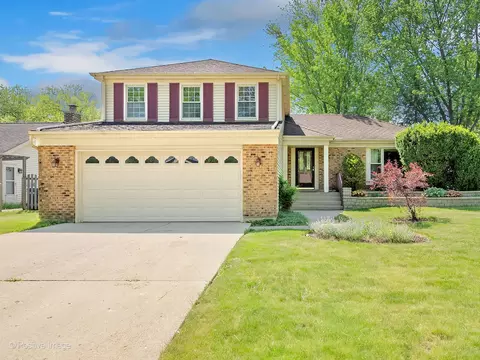 2249 Appleby Dr, Wheaton, IL 60189