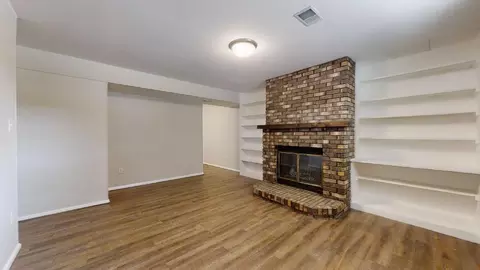 914 Devonshire Dr, Champaign, IL 61821 photo 27