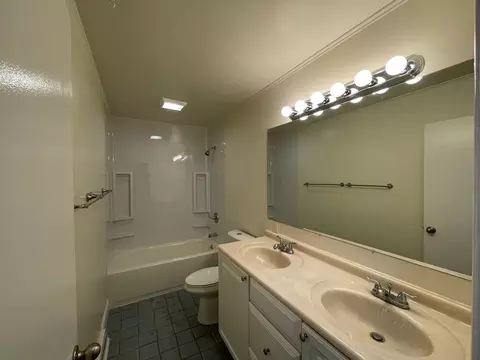914 Devonshire Dr, Champaign, IL 61821 photo 25