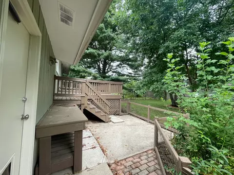 914 Devonshire Dr, Champaign, IL 61821 photo 42