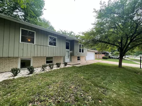914 Devonshire Dr, Champaign, IL 61821 photo 4