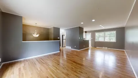 914 Devonshire Dr, Champaign, IL 61821 photo 8