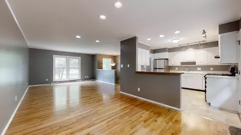 914 Devonshire Dr, Champaign, IL 61821 photo 11