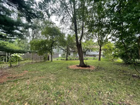 914 Devonshire Dr, Champaign, IL 61821 photo 48