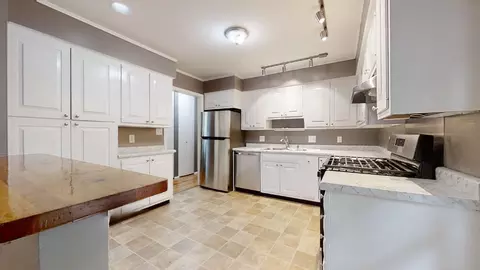 914 Devonshire Dr, Champaign, IL 61821 photo 14