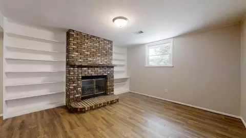 914 Devonshire Dr, Champaign, IL 61821 photo 26