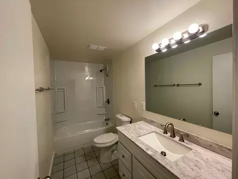 914 Devonshire Dr, Champaign, IL 61821 photo 36