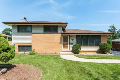241 Nordic Rd, Bloomingdale, IL 60108