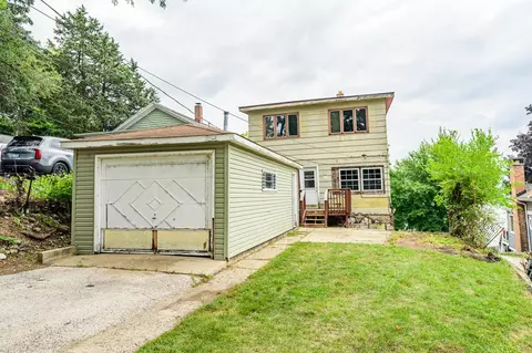 125 Cora Ave, Fox Lake, IL 60020
