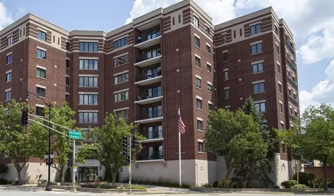 201 N Vail Ave #608, Arlington Heights, IL 60004