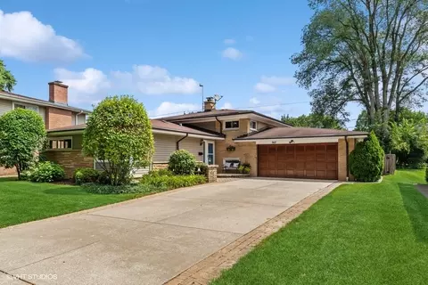 907 S Emerson St, Mount Prospect, IL 60056