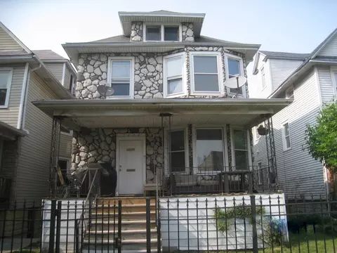 5404 W Augusta Blvd, Chicago, IL 60651