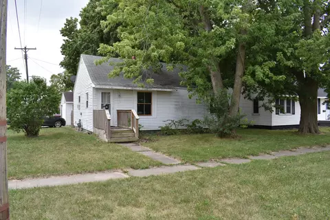 110 W Oak St, Paxton, IL 60957
