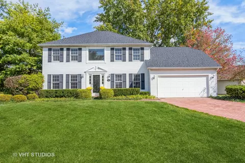794 Clarendon Ln, Aurora, IL 60504