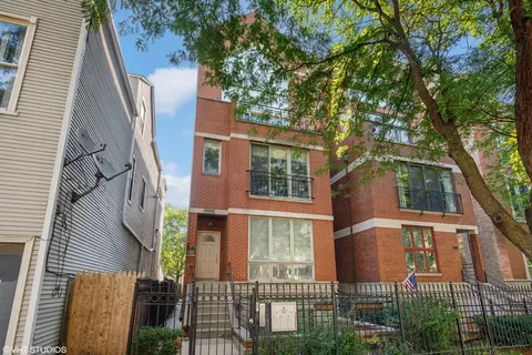 2923 N Damen Ave #3, Chicago, IL 60618