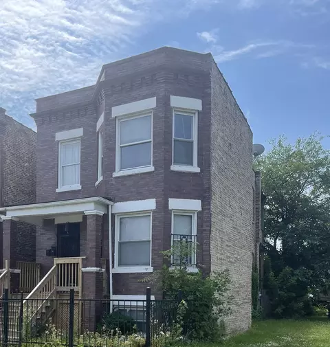4833 W Gladys Ave, Chicago, IL 60644