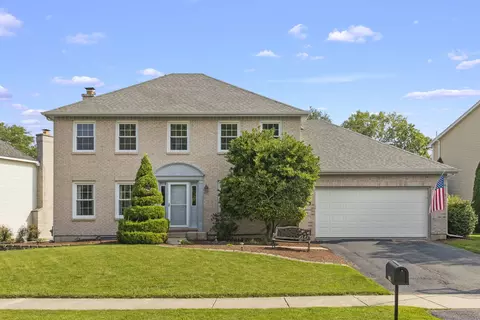 1936 Montclair Dr, Naperville, IL 60565