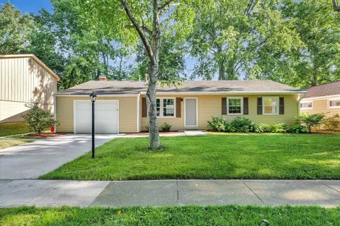 2316 Barberry Dr, Champaign, IL 61821