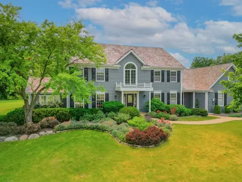 2430 Steeple Chase Cir W, Libertyville, IL 60048