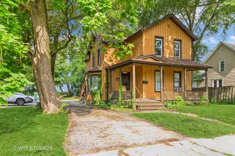 244 N 4th St, Aurora, IL 60505