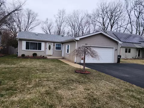 531 Santa Barbara Rd, Lakemoor, IL 60051