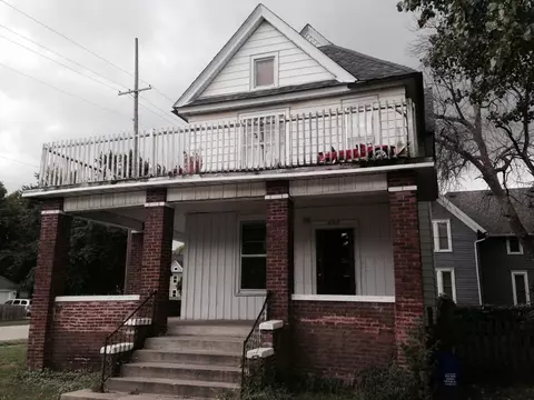 427 9th St, Rockford, IL 61104