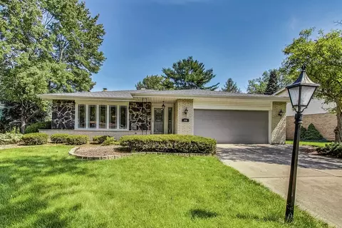 536 Valley View Dr, Downers Grove, IL 60516