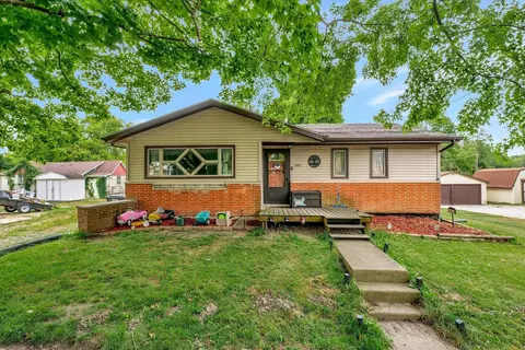 101 N Harrison St, Sidney, IL 61877