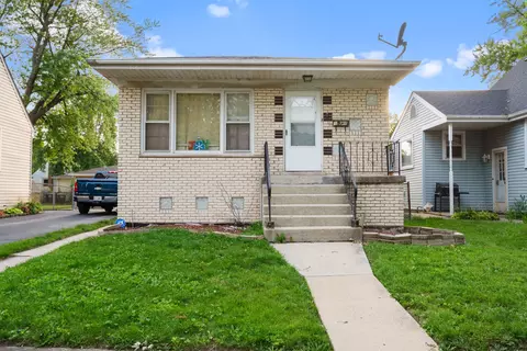 17648 Community St, Lansing, IL 60438