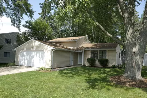 1729 Forrest Blvd, Saint Charles, IL 60174