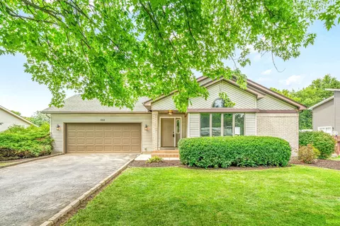 668 Lasalle Dr, Lake Holiday, IL 60552