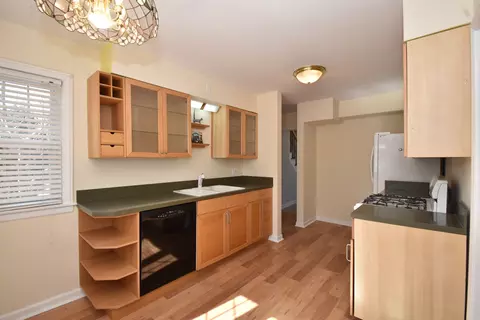 735 E Golf Rd, Des Plaines, IL 60016 photo 11