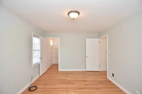735 E Golf Rd, Des Plaines, IL 60016 photo 17