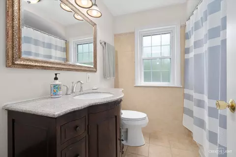 735 E Golf Rd, Des Plaines, IL 60016 photo 23