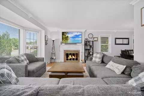 735 E Golf Rd, Des Plaines, IL 60016 photo 4